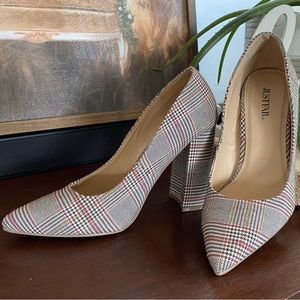 JustFab size 8 tan plaid chunky heel